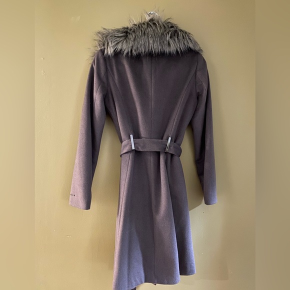 Tahari wool coat with faux fur collar - Picture 2 of 5